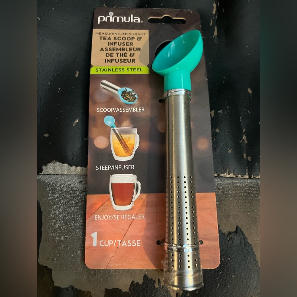 Brand new, still with packaging, tea scoop and infuser